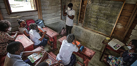 Guinea Ecuatorial no respeta el derecho a la educación de los niños sordos / Equal Times